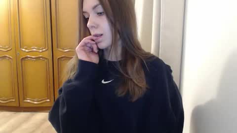 Aurora online show from November 12, 6:38 am