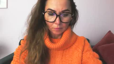 Snapshot of delilah_sweet chatting on September 23, 3:28 pm delilah_sweet online show from September 23, 3:28 pm