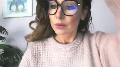 Snapshot of delilah_sweet chatting on October 28, 4:08 pm delilah_sweet online show from October 28, 4:08 pm