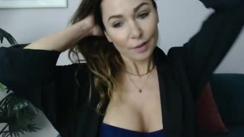 Snapshot of delilah_sweet chatting on February 3, 4:41 pm delilah_sweet online show from February 3, 4:41 pm