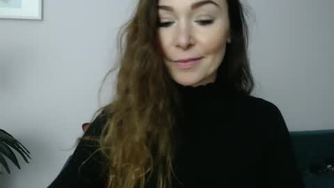 Snapshot of delilah_sweet chatting on February 5, 5:20 pm delilah_sweet online show from February 5, 5:20 pm