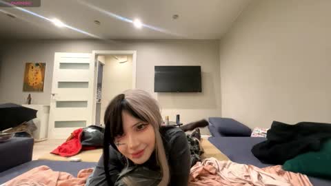 Mila online show from December 2, 7:01 pm