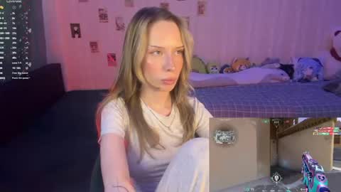 Della online show from May 10, 3:07 pm