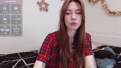 Snapshot of demiamour chatting on January 1, 10:00 am Demi. not your babybabebb and other shit online show from January 1, 10:00 am