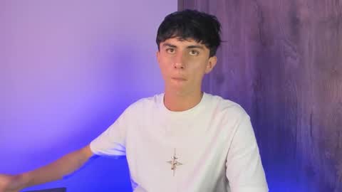 Snapshot of demian_cute chatting on October 15, 6:16 am Demian online show from October 15, 6:16 am