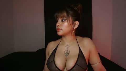 Snapshot of demian_melany_ chatting on October 20, 4:28 am demian_melany_ online show from October 20, 4:28 am