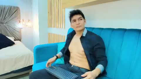 demian_whitte online show from July 19, 12:57 am
