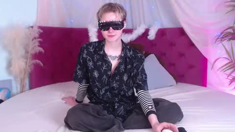 demianenglen online show from September 21, 9:52 pm