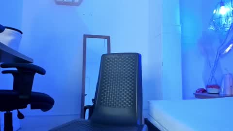 Snapshot of denisse_logan chatting on October 21, 3:11 am denisse_logan online show from October 21, 3:11 am