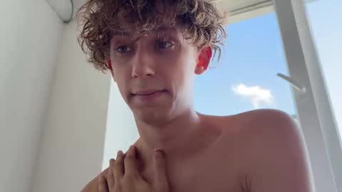 Snapshot of denobluora chatting on September 25, 12:56 pm Jasper   online show from September 25, 12:56 pm