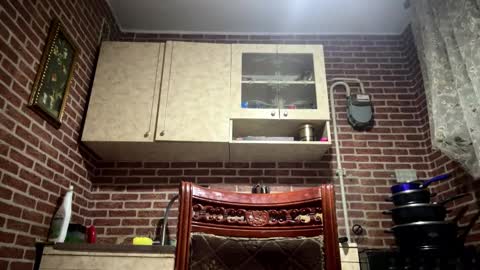 Emma online show from January 15, 3:32 pm