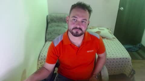 Dereck Mills3 online show from March 21, 1:11 am