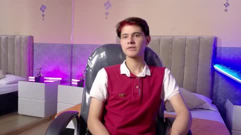 derek_sinn online show from April 3, 7:54 pm