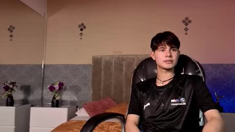 derek_sinn online show from February 11, 8:45 pm