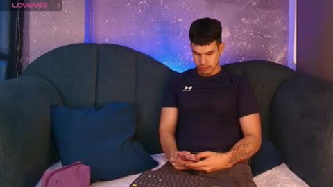 derek_voss online show from July 21, 12:18 pm
