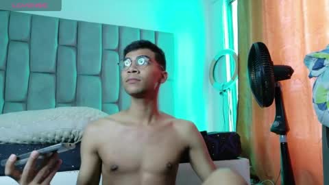 desire4duo online show from April 19, 3:13 pm