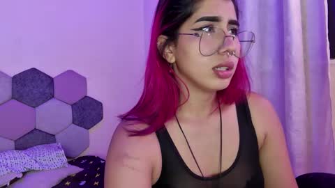 TORI AND MR. BEAR online show from February 7, 6:33 pm