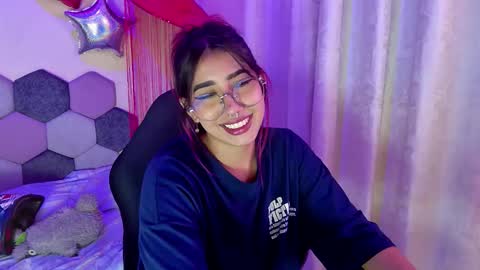 TORI AND MR. BEAR online show from February 28, 6:01 pm