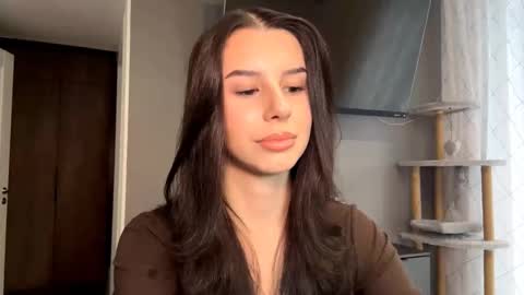 desireefolino online show from January 14, 11:40 am