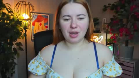 LAYLA online show from November 30, 2:24 pm