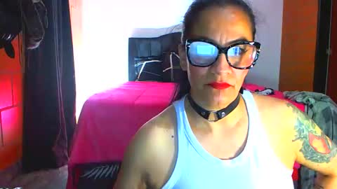 devil_taylorx online show from April 8, 1:19 am