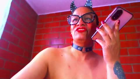 devil_taylorx online show from June 27, 4:46 pm