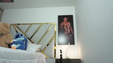 Devin Hunter online show from April 3, 2:51 am