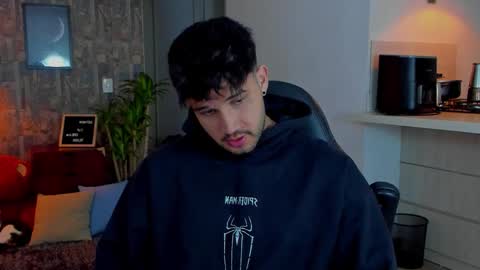 JULIAN online show from December 21, 10:16 pm