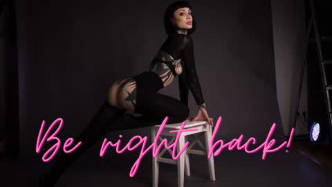 dgtlgrl online show from November 1, 3:11 pm