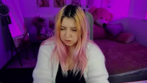 Dia online show from February 15, 7:23 pm