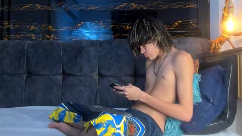 diamond_twink online show from September 11, 4:25 am