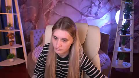 DiamondNina online show from March 22, 8:13 pm