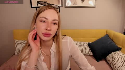 Diana  online show from April 4, 2:29 am