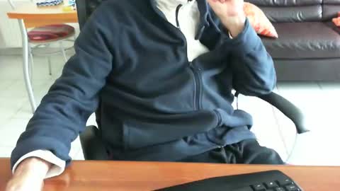 didonc from france..... online show from April 2, 4:47 pm