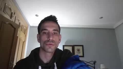 Snapshot of dieguito124 chatting on February 14, 10:25 pm dieguito124 online show from February 14, 10:25 pm