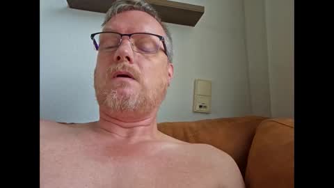 dirkkie1975 online show from May 31, 8:02 am