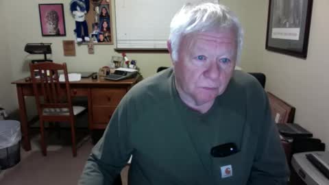 dirtrider195080438 online show from June 7, 5:12 am