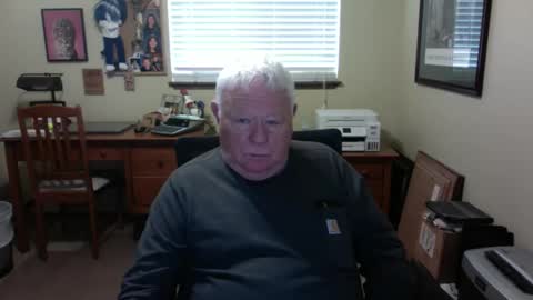 dirtrider195080438 online show from April 14, 6:22 pm