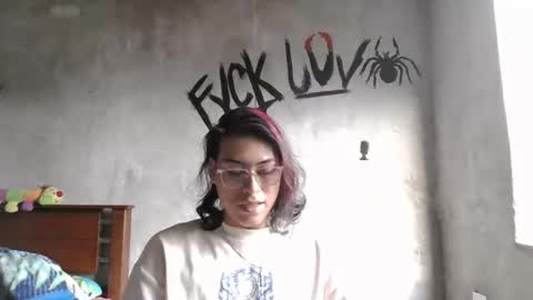 dirty model online show from April 8, 10:24 pm