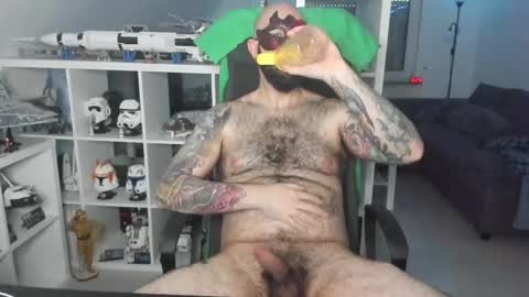 Snapshot of dirtybalws chatting on February 12, 3:27 pm Robert online show from February 12, 3:27 pm