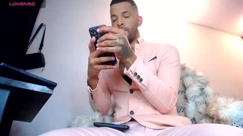 I just want to be happy online show from November 1, 2:34 am