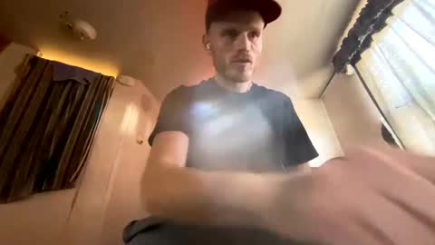 Justin Robinson online show from December 19, 5:40 pm