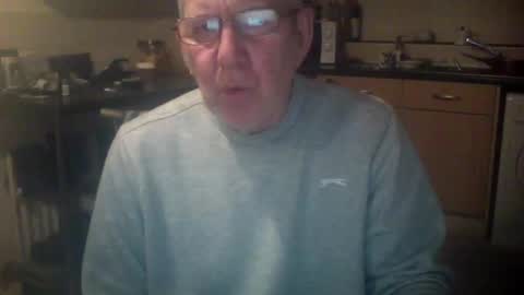 Snapshot of discovery63 chatting on February 12, 10:37 pm discovery63 online show from February 12, 10:37 pm