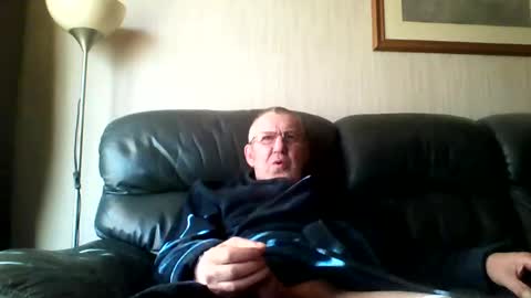 Snapshot of discovery63 chatting on January 2, 11:52 am discovery63 online show from January 2, 11:52 am