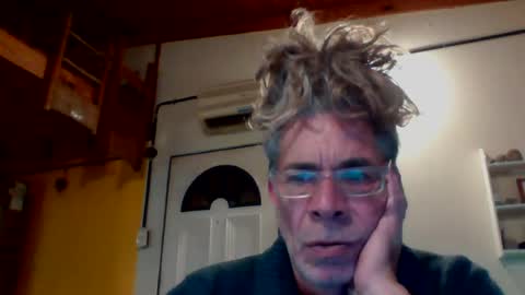 discretopasivo online show from August 4, 1:12 am