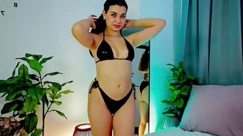 Tia online show from February 6, 4:21 pm