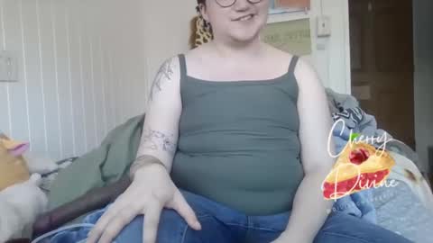 divinecherrypie online show from February 3, 8:57 pm