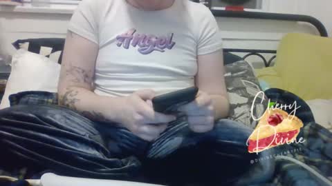 divinecherrypie online show from January 31, 2:37 am