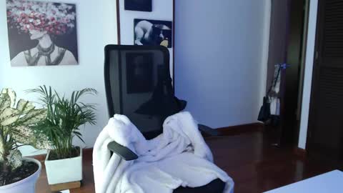 Hera online show from November 6, 1:14 pm