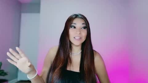 DivineLynn online show from November 6, 3:59 pm